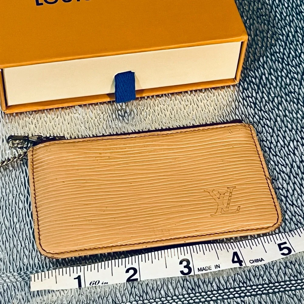Louis Vuitton epi keychain charm coin wallet/makeup - Picture 8 of 13